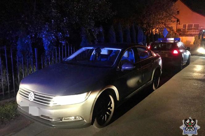 Brutalny rozbój na parkingu. Groził kierowcy śmiercią i ukradł mu samochód