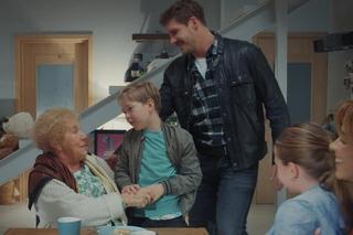 M jak miłość odc. 1787. Barbara (Teresa Lipowska), Kama (Michalina Sosna), Marcin (Mikołaj Roznerski), Szymek (Staś Szczypiński), Maja (Laura Jankowska)