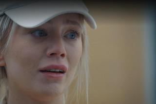 M jak miłość odc. 1808. Dziewczyna  (Karina Rezner) z gangu Roberta 