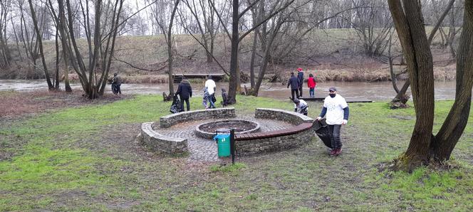 Akcja sprzątania Trójkąta Trzech Cesarzy w Sosnowcu