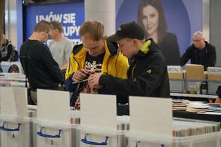 Targi Płyt Winylowych w Bydgoszczy. Czarne krążki przyciągnęły tłumy [ZDJĘCIA]