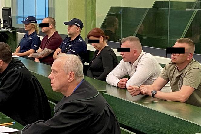 Pięcioro podejrzanych o rozbój zasiadło na ławie oskarżonych w Sądzie Rejonowym w Białymstoku