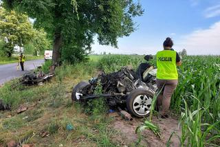 Śmiertelny wypadek koło Zgierza. Nie żyje 44-letni kierowca Saaba [ZDJĘCIA]