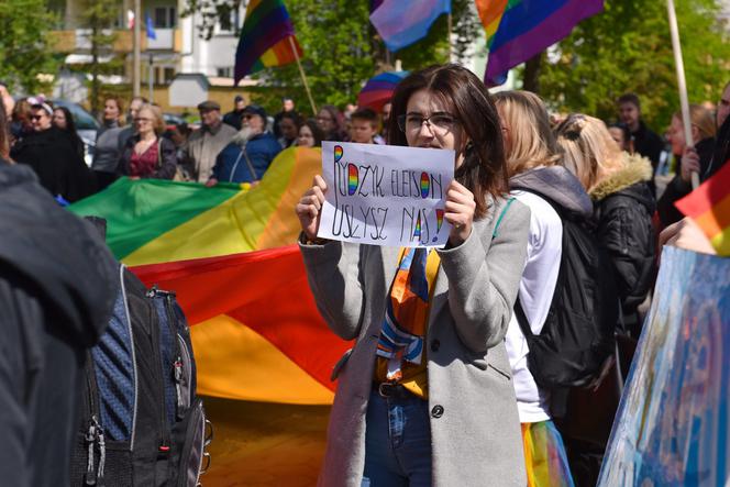 Happening pt. "Na drugi koniec tęczy z Ojcem Tadeuszem. Chryja 2"