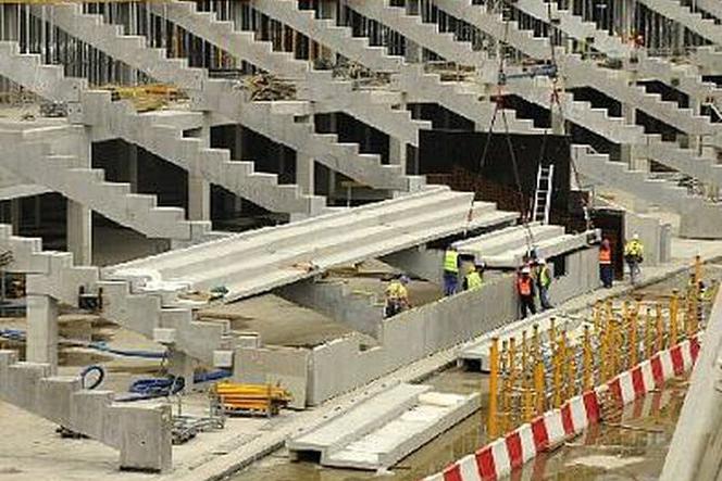 Stadion Narodowy: pierwsze trybuny