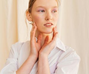 Fryzura z przedziałkiem