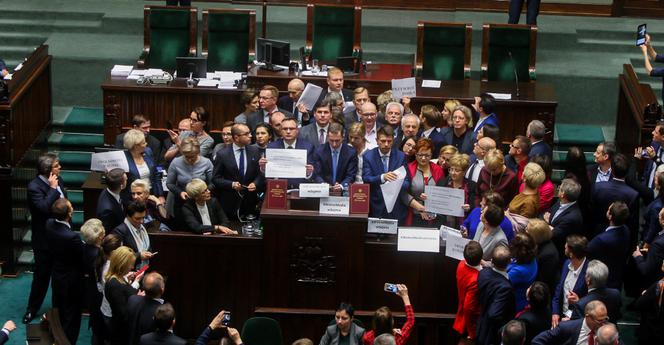 PUCZ BLOKADA SEJM PROTEST WOLNE MEDIA