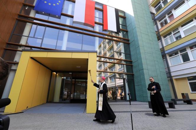 Zakończenie budowy Wojewódzkiego Szpitala Zespolonego na Bielanach. Zdjęcia z uroczystości w Toruniu