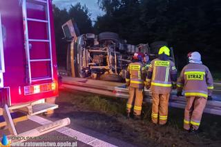Wypadek na autostradzie A4. Przewrócił się samochód ciężarowy