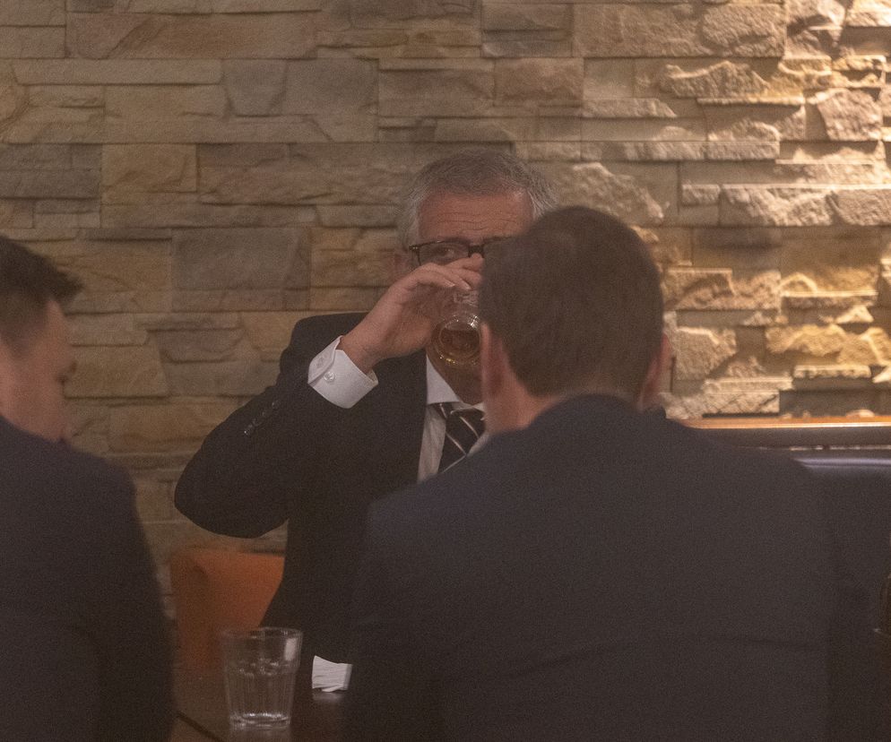 Fernando Santos świętuje po objęciu reprezentacji 
