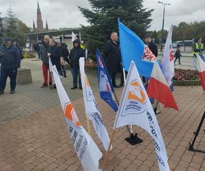Hutnicy i koksownicy wyszli na ulice w Dąbrowie Górniczej. Apel do rządu o ratunek dla branży i tysięcy miejsc pracy