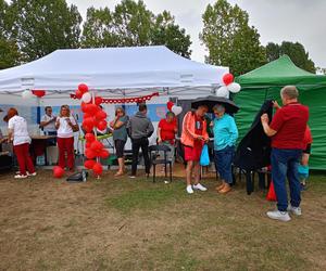 Siedlczanie chętnie korzystali z bezpłatnych badań, porad specjalistów i aktywności na świeżym powietrzu nad zalewem podczas Pikniku dla serca