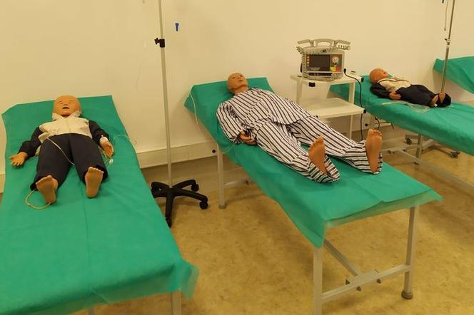 Fantomy w Centrum Symulacji Medycznych dla pielęgniarek w Collegium Mazovia w Siedlcach