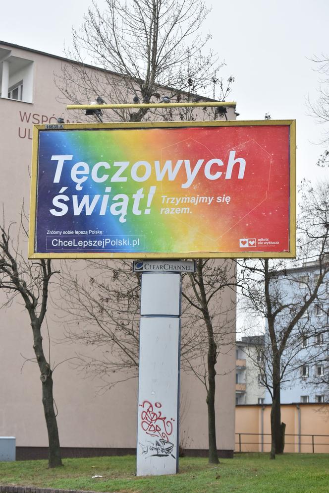 "Tęczowych Świąt"! Kontrowersyjny billboard w Toruniu