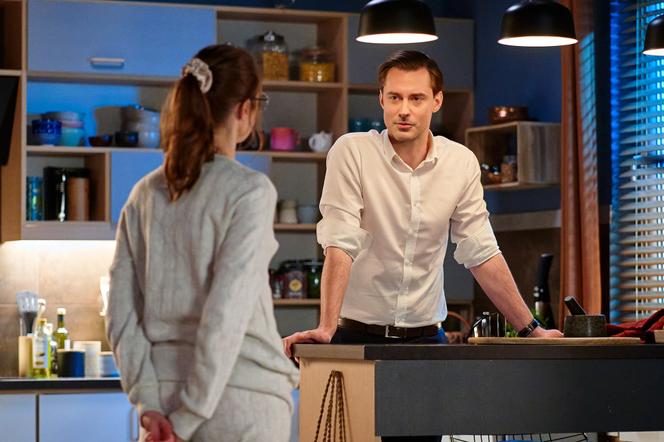 BrzydUla 2, odcinek 267: Ula (Julia Kamińska) Marek Dobrowolski (Aleksandar Milićević) 