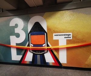 30 lat metra w Warszawie. Odsłonięcie mozaiki