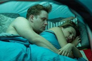 Barwy szczęścia, odcinek 2935: Pierwszy seks Asi i Huberta! Kieliszewski będzie go krył przed Agatą - ZDJĘCIA