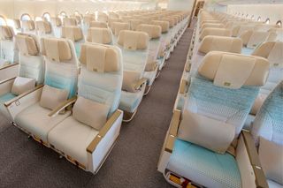 Emirates doda czwarte codzienne połączenie do Londynu Gatwick 