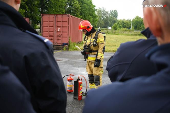 Policjanci szkolili się z gaszenia pożarów