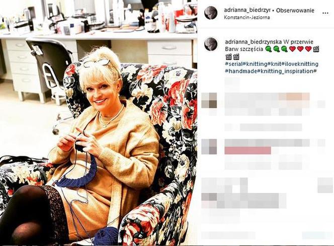 Biedrzyńska dzierga swetry na drutach