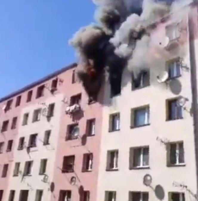 Pożar w Zawierciu. 11-letnia dziewczynka trafiła do szpitala w Katowicach