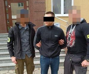 Poszukiwany 33-latek ukrywał się w Lublinie. W jego mieszkaniu policjanci zabezpieczyli 1,5 kg narkotyków [ZDJĘCIA]