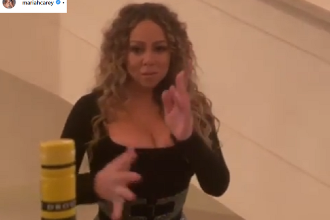 Mariah Carey w #bottlecapchallenge