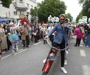Święto Saskiej Kępy 2025. Kto szedł w paradzie na Francuskiej