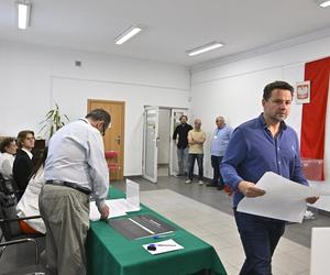 Tak głosują warszawscy politycy. Złapaliśmy Rafała Trzaskowskiego i Hannę Gronkiewicz-Waltz przy urnach