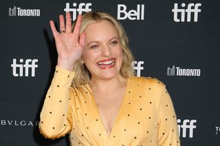 Elisabeth Moss to jedna z najbardziej lubianych aktorek. Mało kto wie, że gwiazda „Opowieści podręcznej” skrywa też mroczny sekret  
