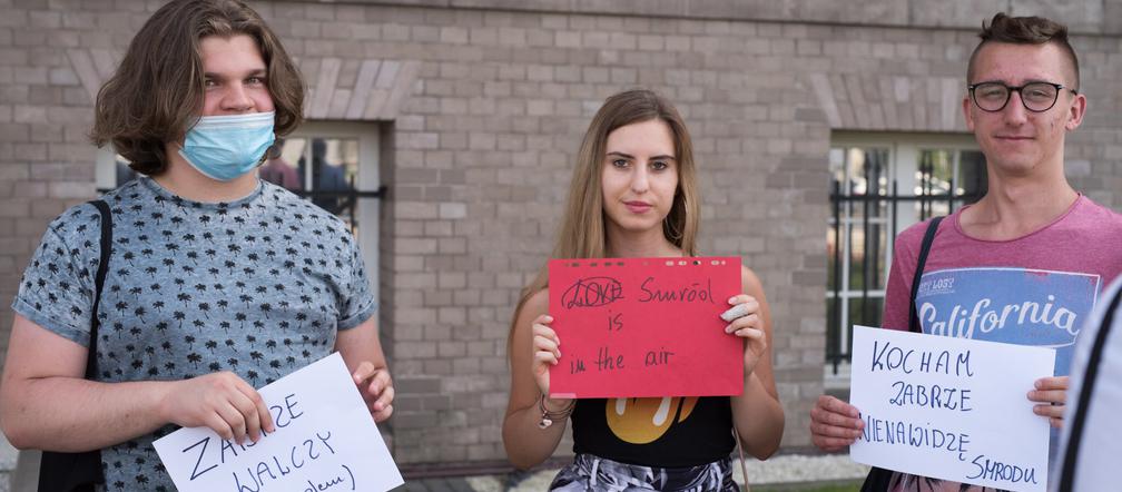 W Zabrzu tak cuchnie, że nie da się wytrzymać. Protest: Mamy dość smrodu!