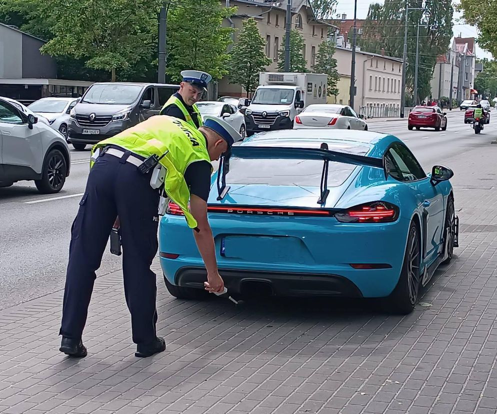 Nadmorski kurort pod lupą policji. Kierowcy mogą stracić dowody rejestracyjne