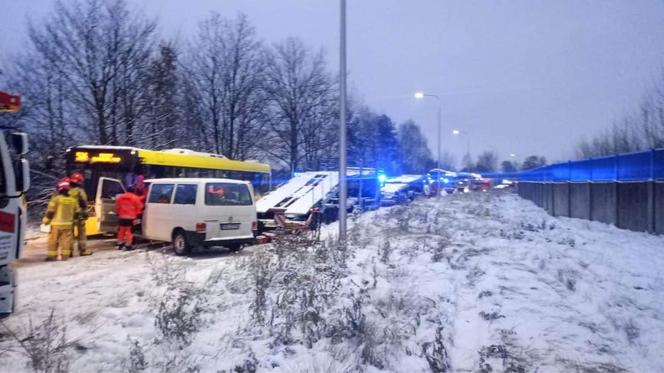 Wypadek w Tychach, rannych zostało dziewięć osób
