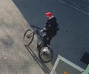 Ukradł rower i zniknął bez śladu! Ściga go policja z Bydgoszczy [ZDJĘCIA]