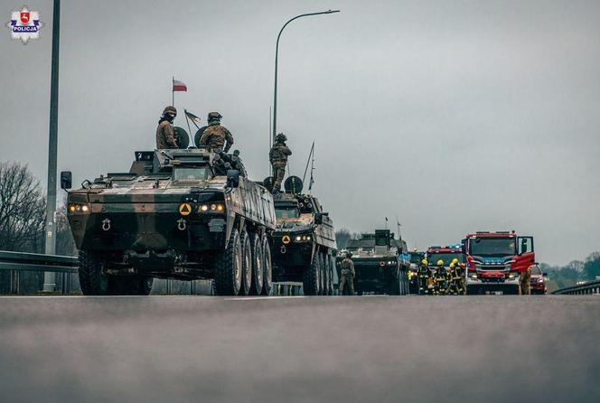 Ćwiczenia wojskowe na S19. Zobacz zdjęcia!