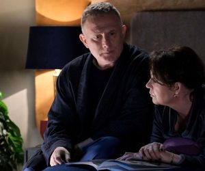 M jak miłość odc. 1873 po wakacjach. Marysia (Małgorzata Pieńkowska), Artur Rogowski (Robert Moskwa)