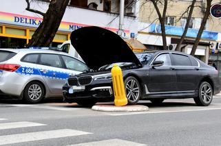 Emeryt rozbił luksusowe BMW za setki tysiecy zł!