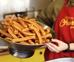 Smaczny weekend z food truckami w Sławnie! Restauracje na kółkach zaparkują na Placu Wyszyńskiego 