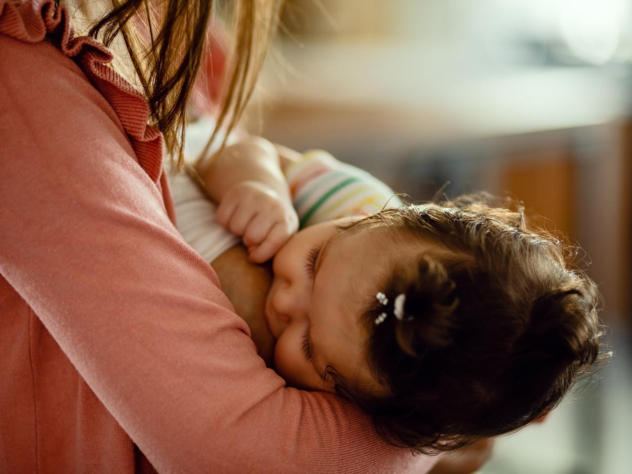 Karmienie piersią: korzyści dla dziecka i mamy - zalety karmienia naturalnego