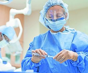 HEMOROIDY: akcja operacja. Zabiegi usuwania ŻYLAKÓW ODBYTU