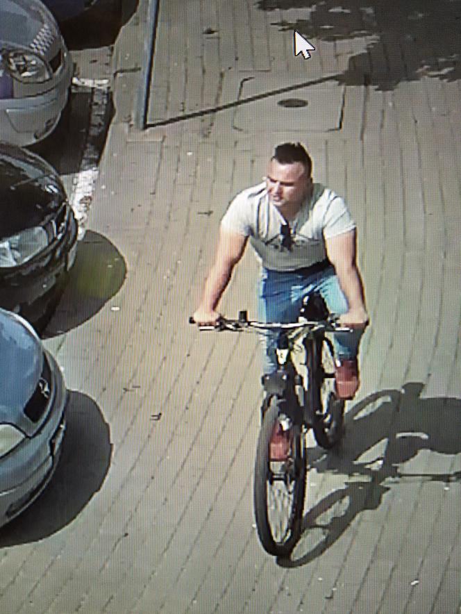 Ukradł rower i pojechał w siną dal! Rozpoznajesz tego mężczyznę? 
