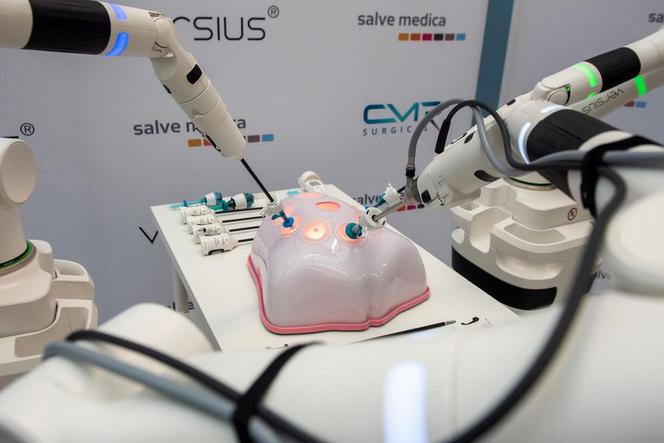 Innowacyjny chirurgiczny robot w łódzkiej klinice. Operacje przyszłości jeszcze w tym roku