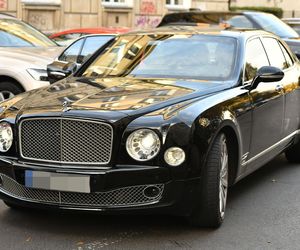 Joanna Przetakiewicz Bantleyem po pizzę