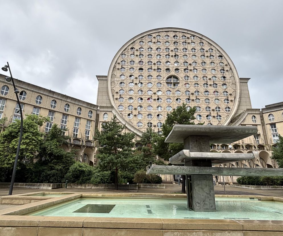 Les Arènes de Picasso. Betonowe Camemberty miały podnieść status peryferyjnej dzielnicy