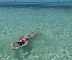 Adriana Kalska w bikini na wakacjach