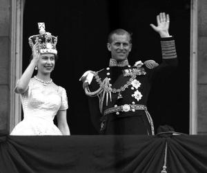 Mąż królowej Elżbiety przez 70 lat badał UFO? Kto ujawni materiały księcia Filipa?