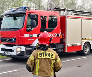 Pożar traw w krakowskiej dzielnicy Dębniki