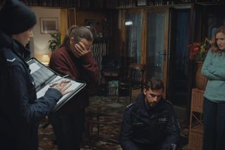 M jak miłość odc. 1862. Magda (Anna Mucha), Julia (Marta Chodorowska), Natalka (Dominika Suchecka), Rafał (Jakub Kucner)