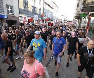 Czarna manifestacja kibiców Ruchu Chorzów