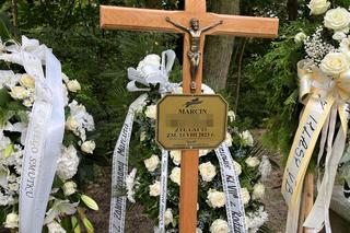 Marcin zmarł na placu zabaw. Morze łez na pogrzebie 13-latka. Tak pożegnali go przyjaciele z klasy